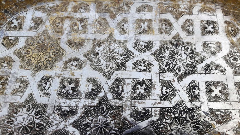 Старинна бронзова, посребрена табла за кафе и напитки.