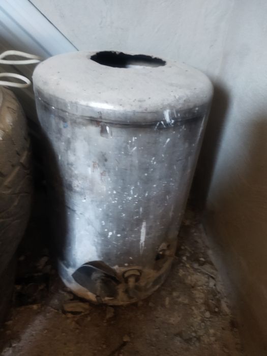 Продам бачок хромированный два бочка