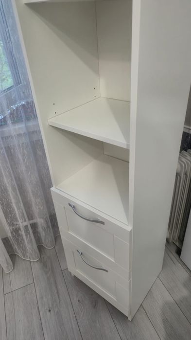 Продам стеллаж книжный