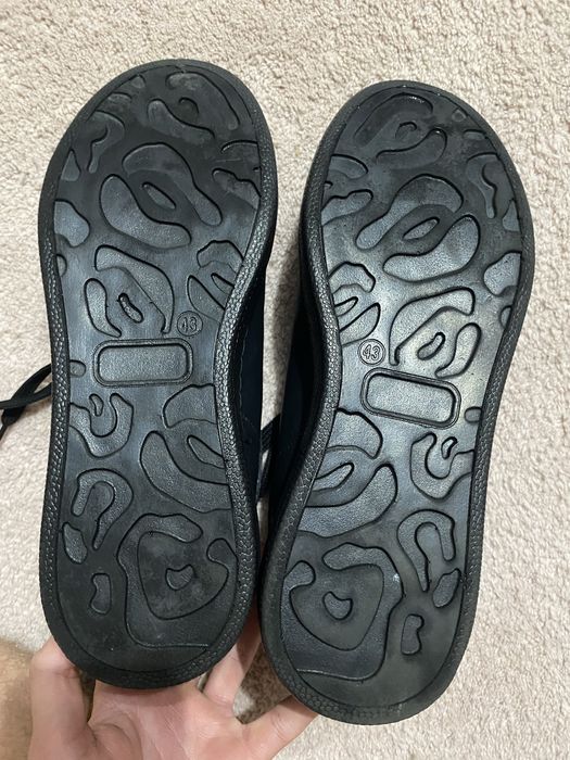 Vand papuci V Fashion negri noi fara eticheta