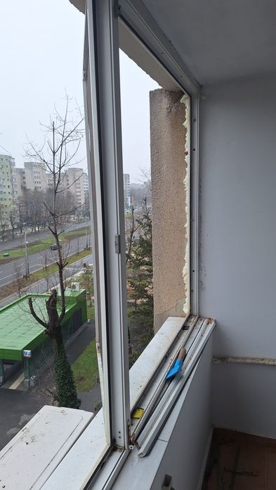 Service [reparații ferestre și uși termopan]