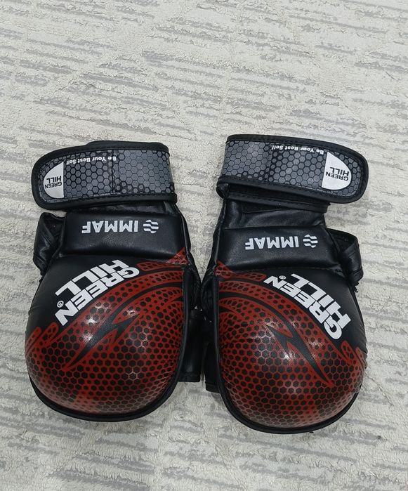 Продается перчатка мма