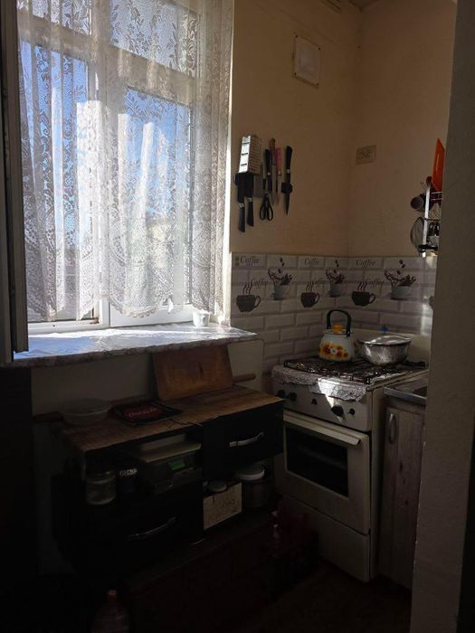 Продаётся однокомнатная квартира бывшая семейное общежитие