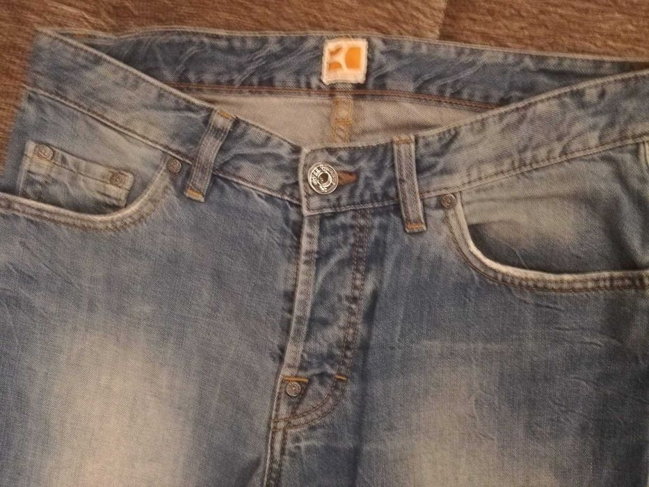 чисто нови дънки Boss Orange 32 na 34