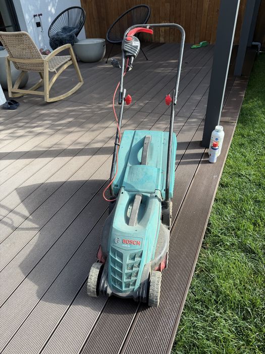 Masina de tuns gazon/iarba electrica Bosch ARM 32, putere 1200W