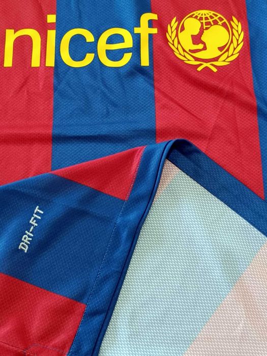 Тениска на Барселона от сезон 2010-2011, размер L