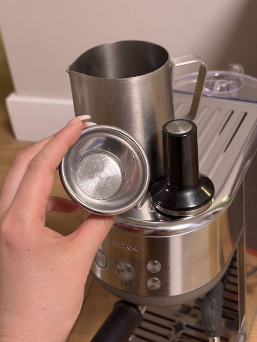 Bork кофеварка кофемашинка C 702