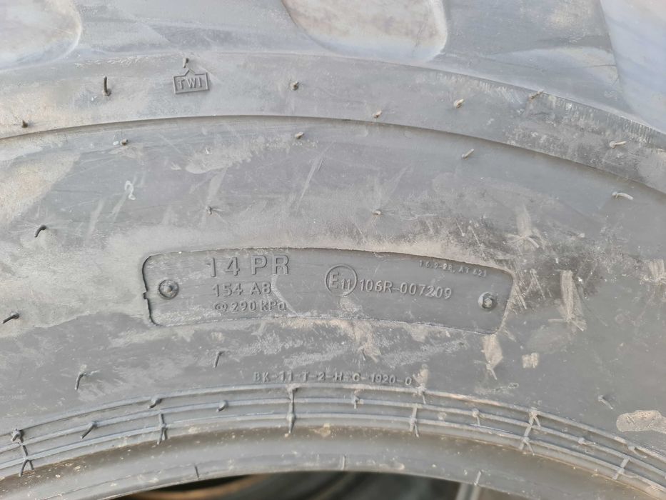 Cauciucuri noi buldo spate 16.9-28 BKT 14PR anvelope JCB calitative