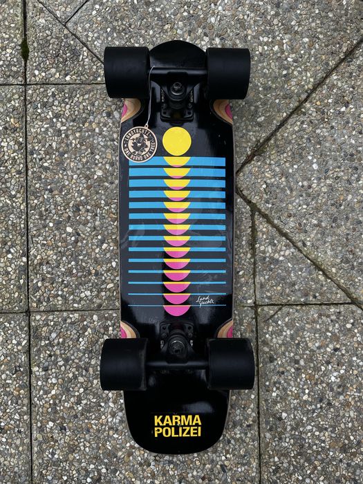 Landyachtz dinghy cruiser