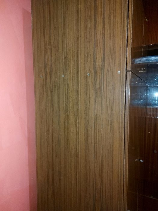 Двукрилен гардероб