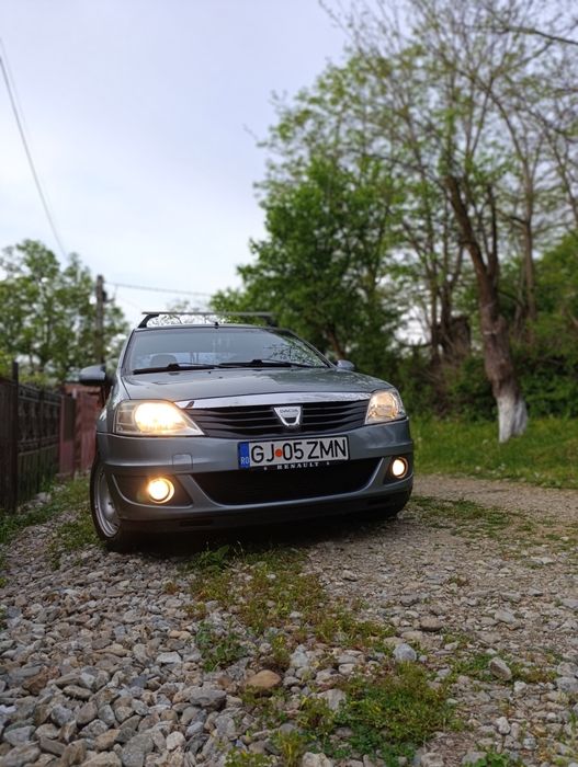 Vând Dacia Logan 2009