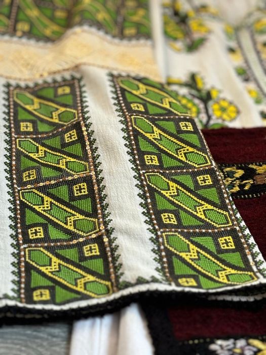 Vand costum popular autentic