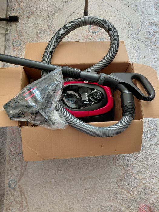 Пылесос самсунг . Супер мощный