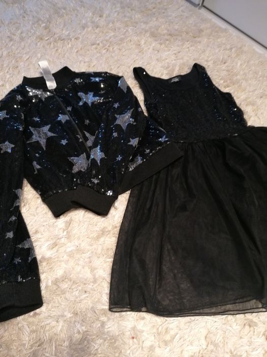 Rochita fetite+gecuta C&A cadou. 10-12 ani2 anii