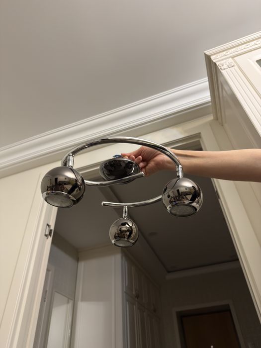 Продам люстру 18 000тг