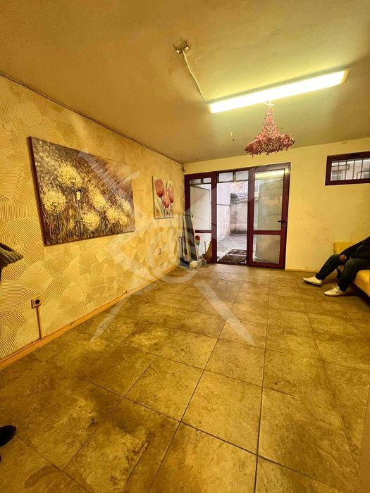 Дава се под наем Магазин в Варна, Червен площад - 40 кв.м за 550 € - Снимка #2