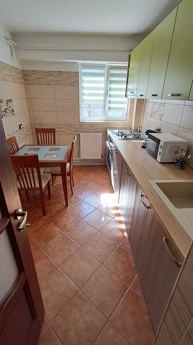 Apartament 3 camere decomandat, 2 băi, 2 balcoane, Micro 17, etaj 2/4