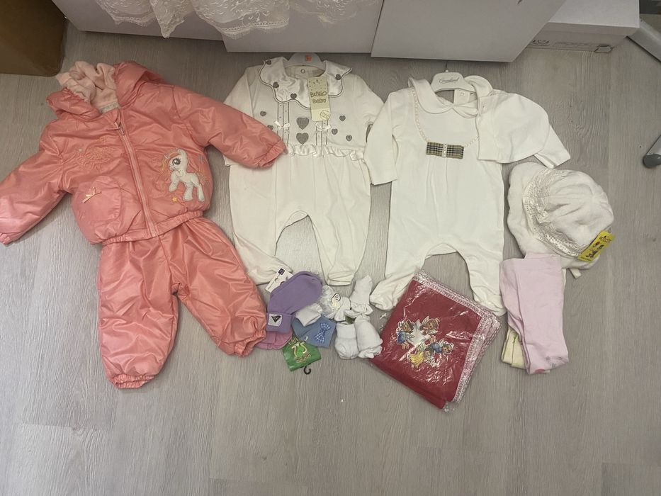 Vand lot haine NOI fetite 3-6 luni