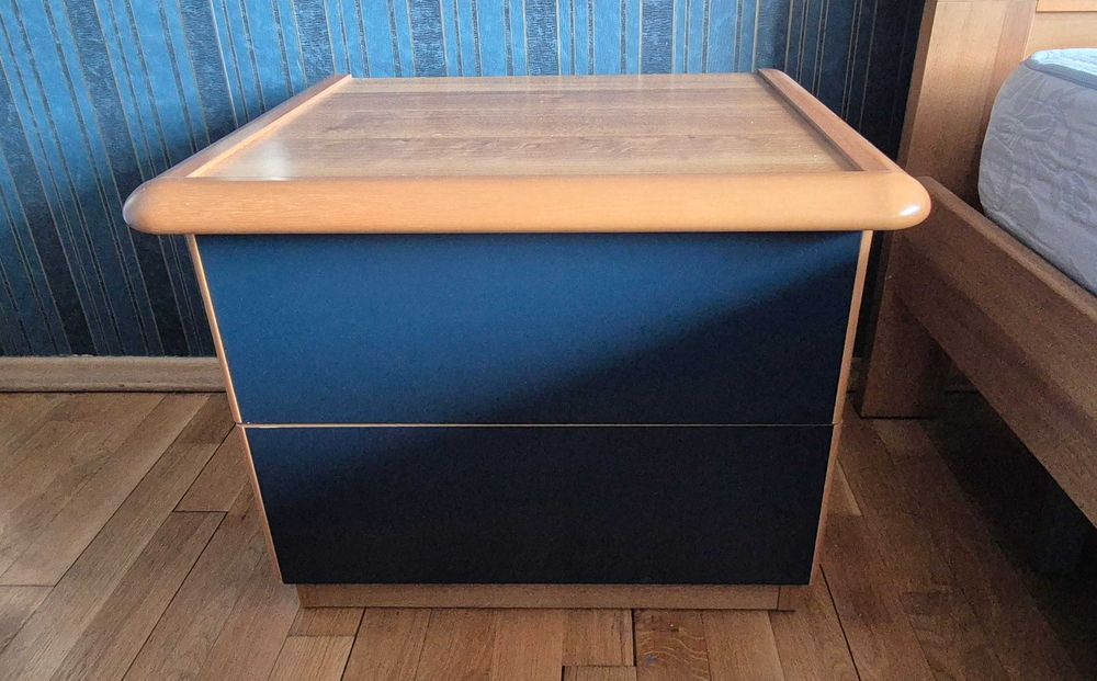 Cпален комплект, италиан. произ. в много добро състояние-масивно дърво