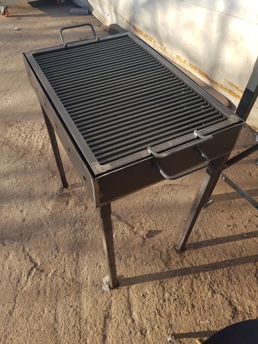 Gratar gradina picnic 60x40x10x3 cu bare rotative