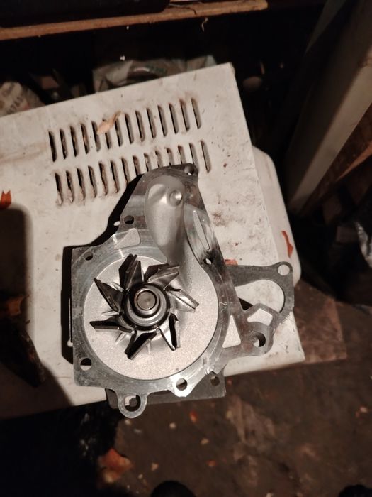 Помпа камри грация 2.2