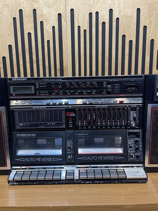 Radio casetofon boombox sharp necesita revizie caseta