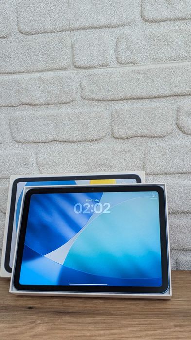 iPad 10th Gen 64GB Blue – като нов
