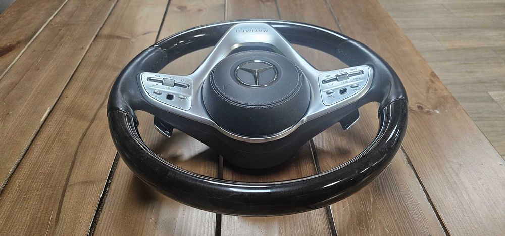 Mercedes Maybach волан