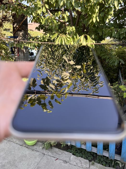 iPhone 11 продам