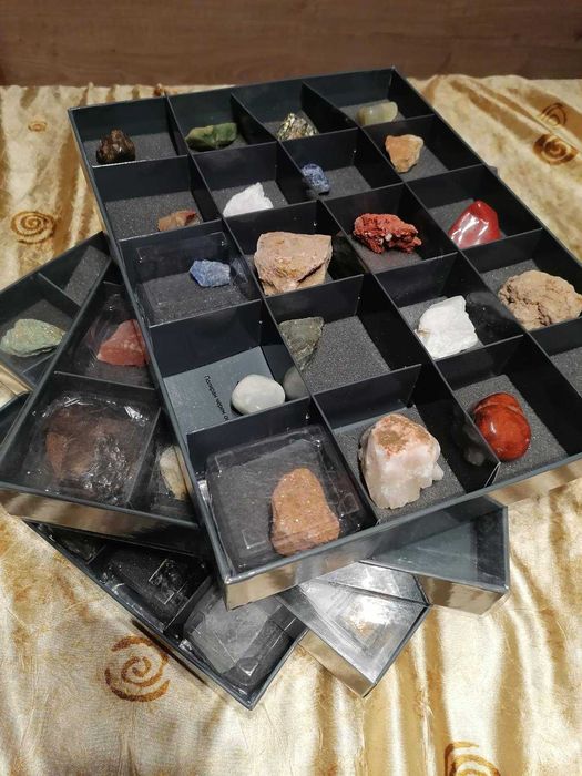 Колекция Минералите на земята от 1 до 68 брой - 3 цели сета и малко