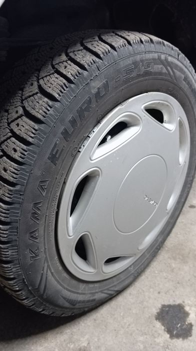 Продам диски в месте шынами