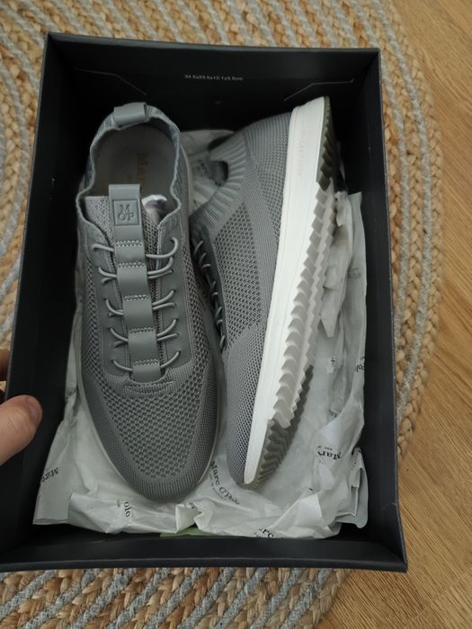 Продавам чисто нови маратонки