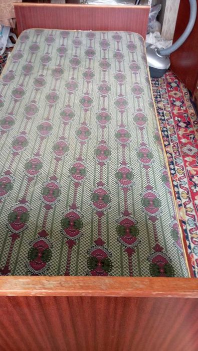 Продам две кровати б/у