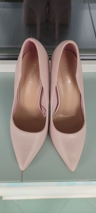 Se vinde pantofi dama