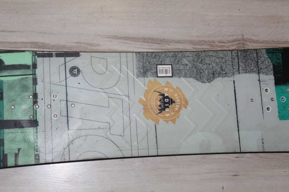 BURTON Radius Flat Top 145cm 2024