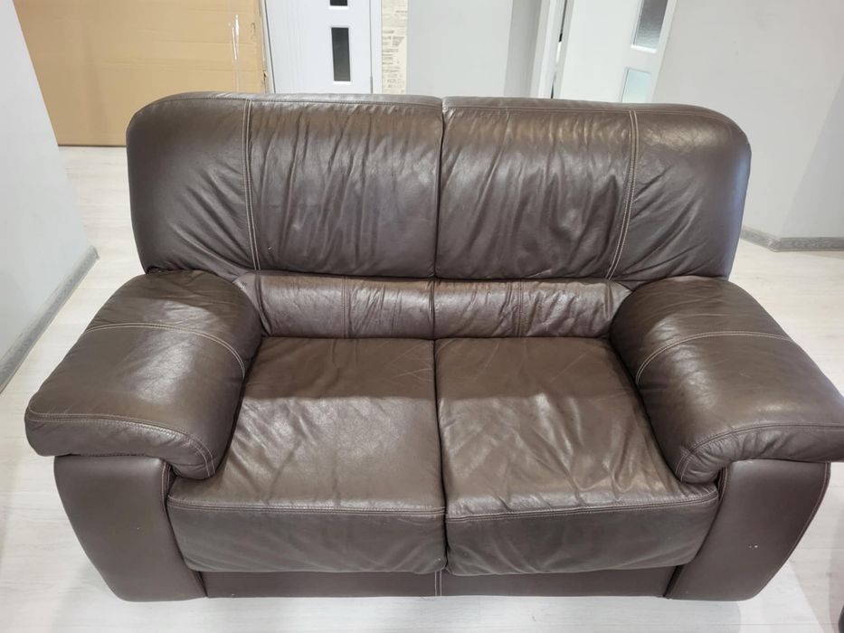 Vand 2 canapele si 1 masuta