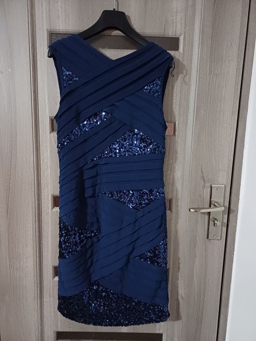 Rochie Adrianna papell