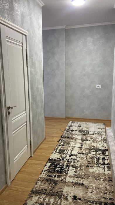 3ком кв состоит из 2 квар( 1ком 42 м и студ 33 м)