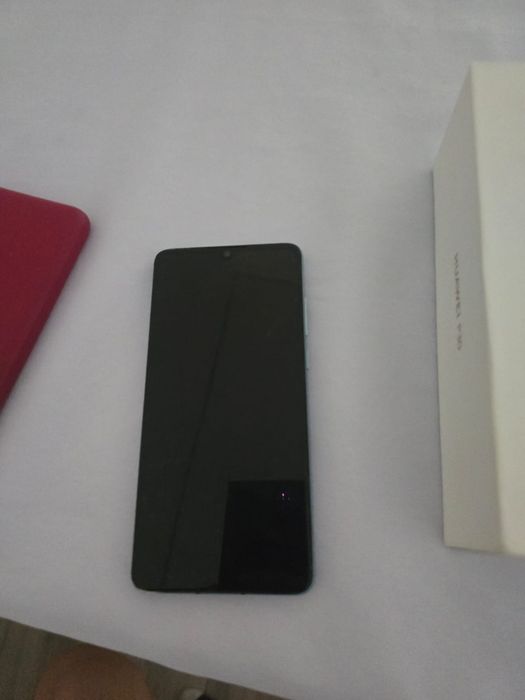 Телефон Huawei p30