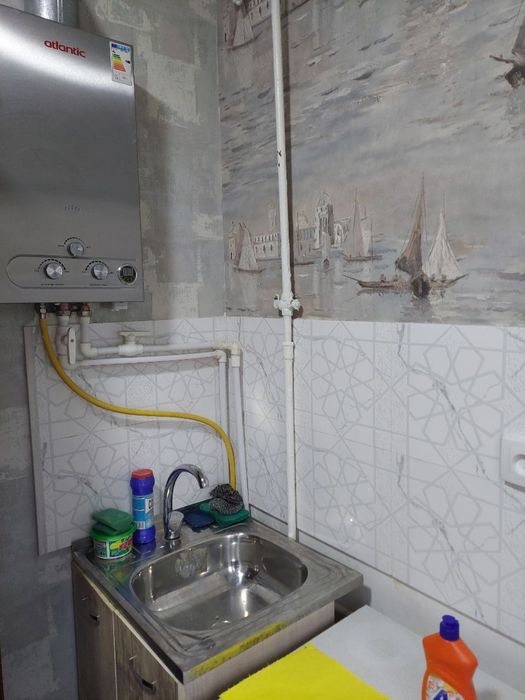 Продаю квартиру в Яшнабадском районе 58-воен/город 2х комнатная 49 м2.