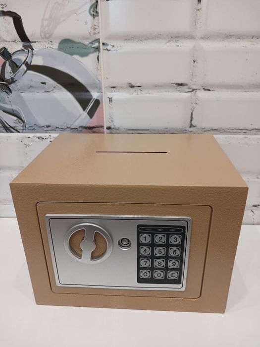 Сейф с кодовым замком.