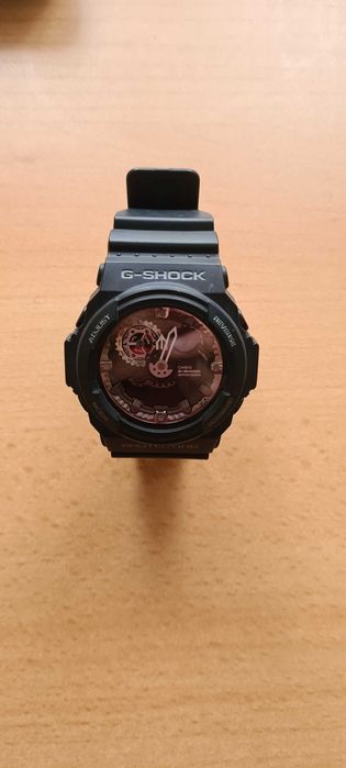 Часовник G-shock