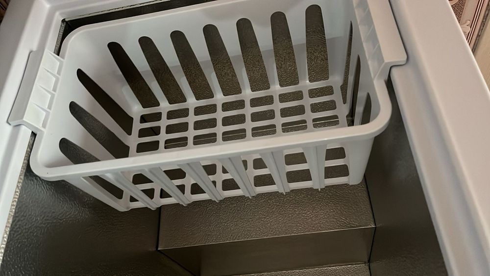 Продаю морозильник новый