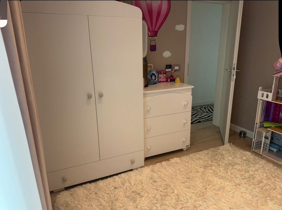 Dulap și comodă camera copil