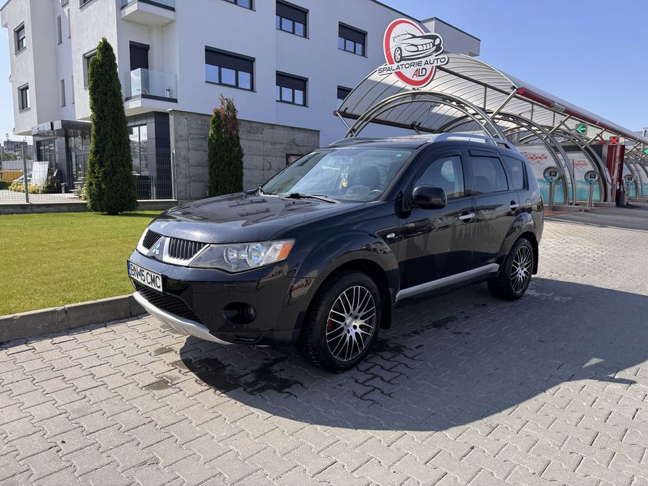 Mitshubishi Outlander 2.2 Diesel, an 2008, 7 locuri