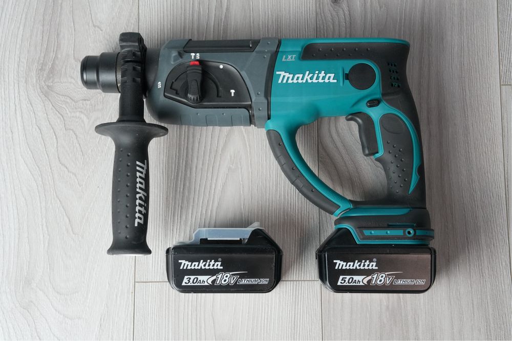Перфоратор Makita DHR202RF