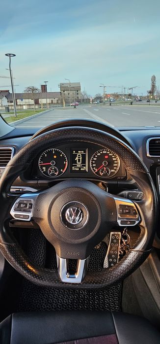 VW Scirocco 2009 | 2.0 TDI 140CP | Manuală | Bi-Xenon | Jante 18"