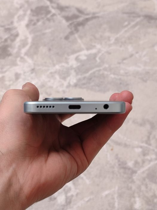 Novey Alpha A16 telefoni sotiladi