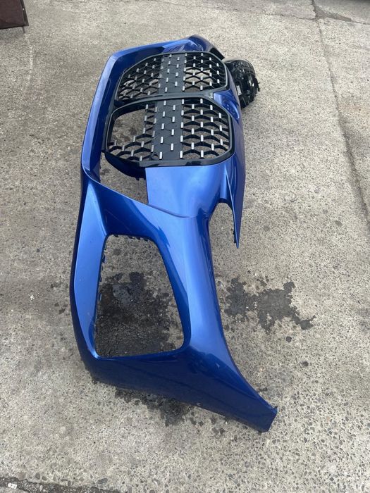 Bara fata , faruri bmw g26 m sport