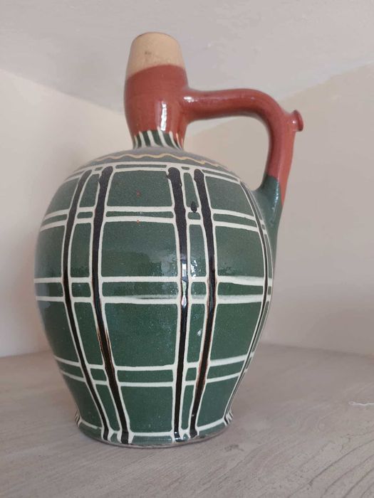 Две автентични стомни, домашни потреби, чинии